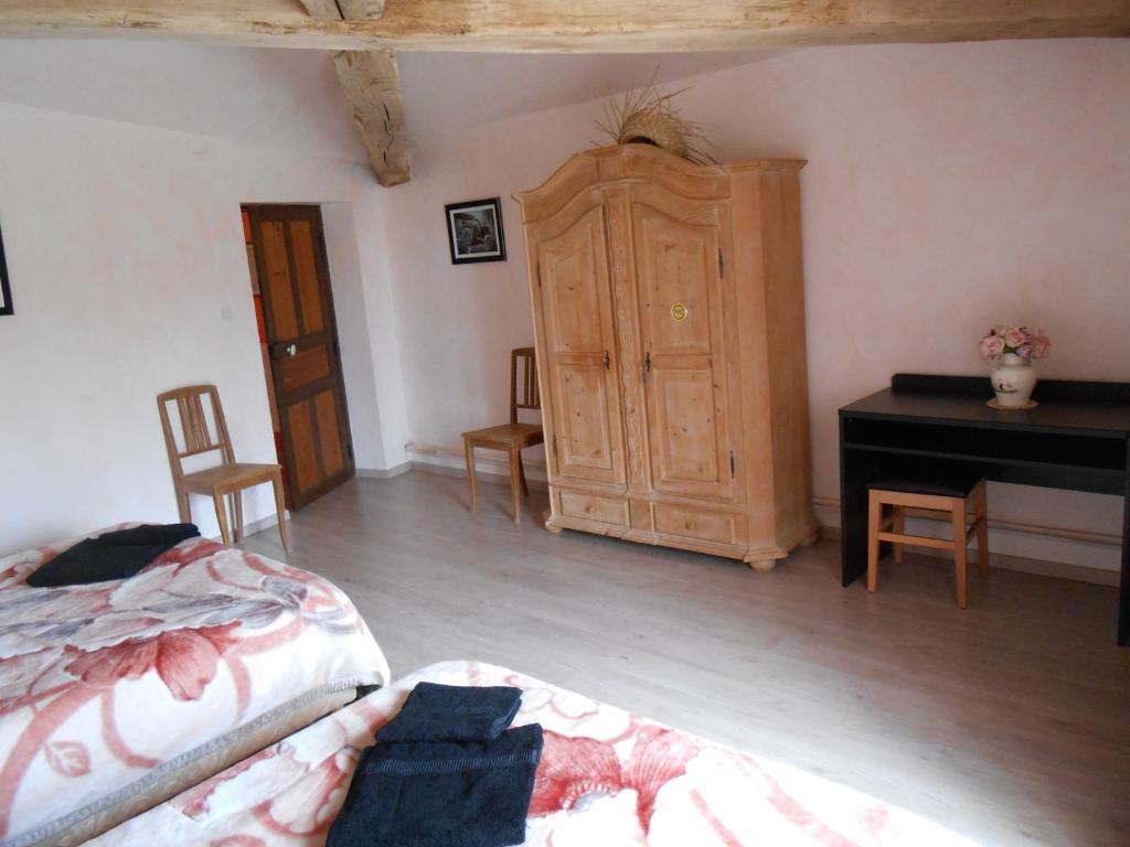 مبيت وإفطار Saint-Paul  La Ferme Des 3 Suissesses الغرفة الصورة